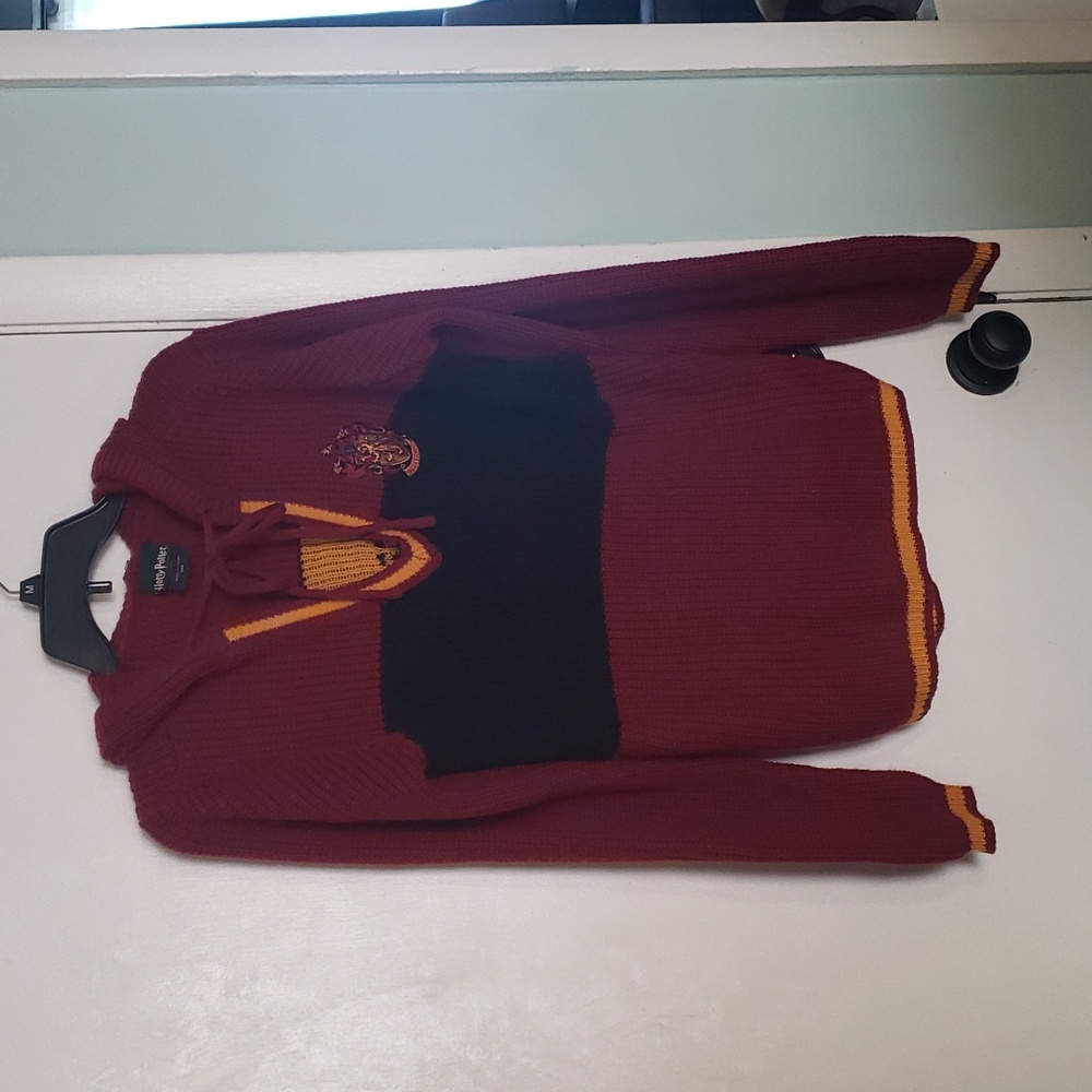Harry Potter Griffendor hooded sweater women's small excellent condition